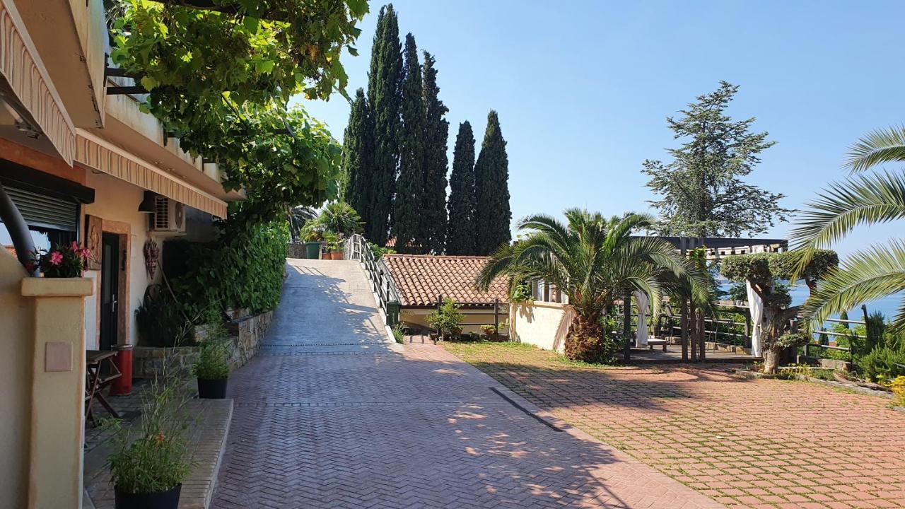 Studio-Apartments Monfort Portorož Buitenkant foto